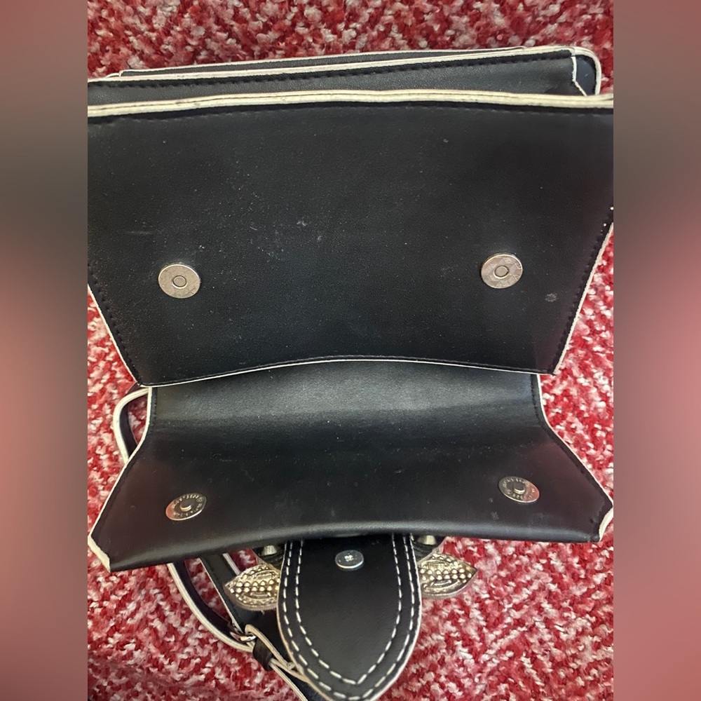 Trendy Silver Rhinestone Buckle Black Crossbody Bag - Picture 6 of 8